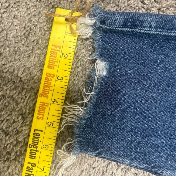 American Eagle Mom Jean Women's Size 6 Frayed Edges - Picture 9 of 12
